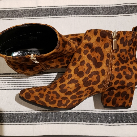 Leopard Booties - Picture 3 of 4
